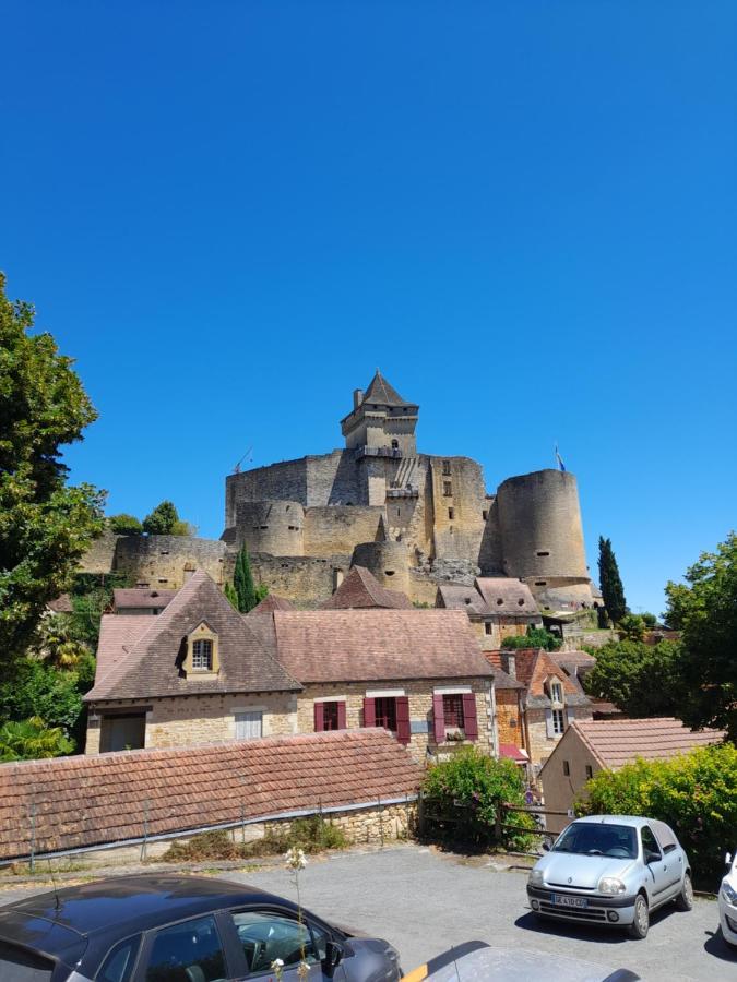 La Petite Maison Bleue Avec Piscine Loubejac Exterior foto